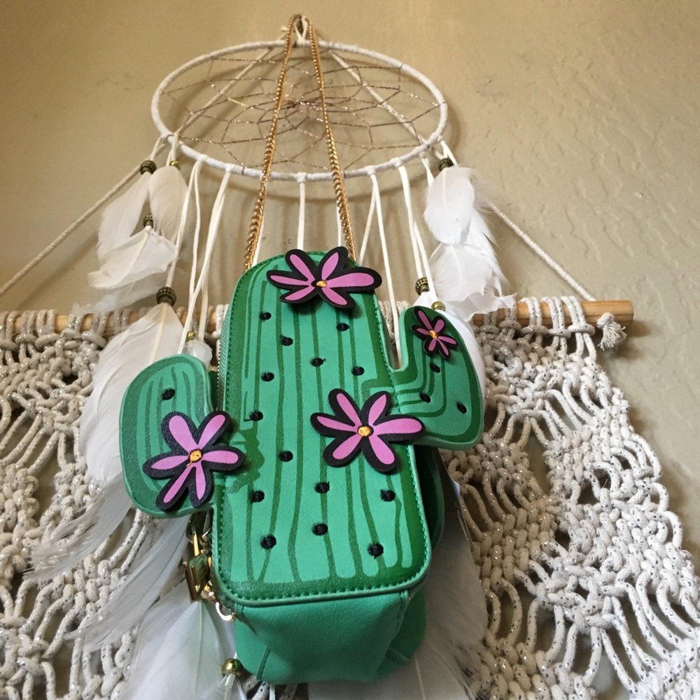 Adorable Cactus Purse 🌵 - Picture 2 of 8